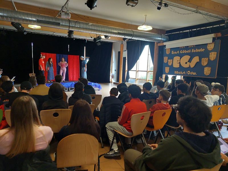 Das Galli Theater zu Besuch an der Ernst-Göbel-Schule