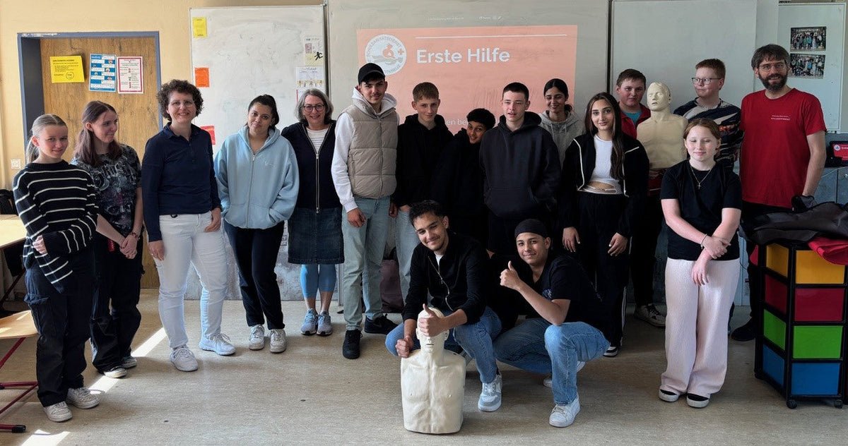 Lebensretter in Ausbildung - Wiederbelebungskurs an der Ernst Göbel Schule