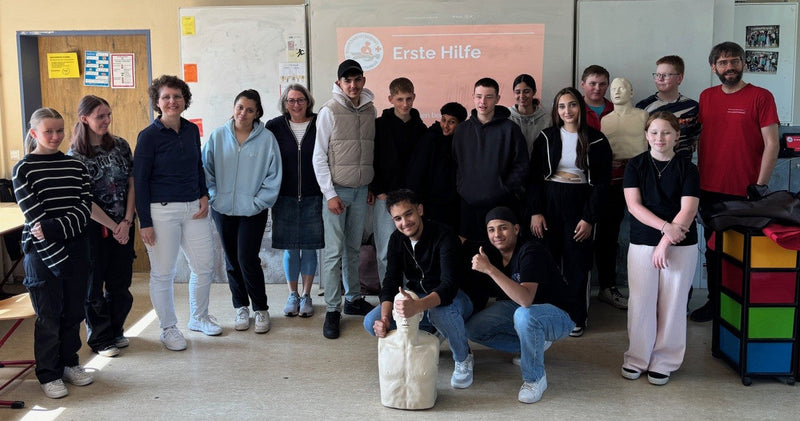 Lebensretter in Ausbildung - Wiederbelebungskurs an der Ernst Göbel Schule