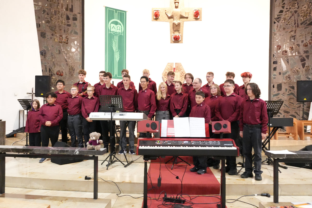 Die Musizierenden der Ernst-Göbel-Schule feiern den Herbst